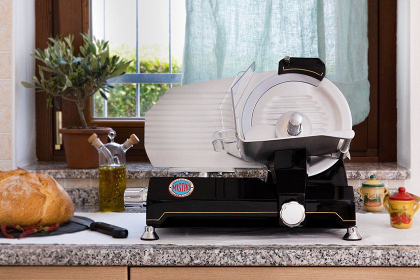 Affettatrice mistro verniciata nero